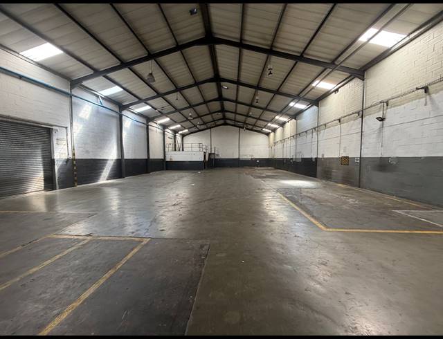 1,200M² WAREHOUSE TO LET IN BLACKHEATH INDUSTRIAL